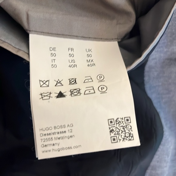 Hugo Boss men’s blue wool and cotton blazer. 40R - Picture 3 of 5